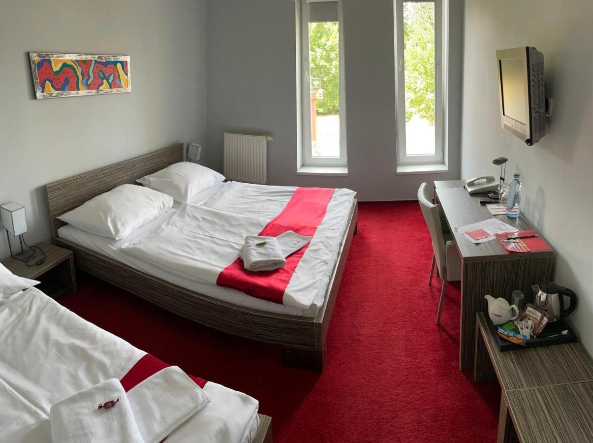 Hotel Olympia Kopřivnice Exteriör bild